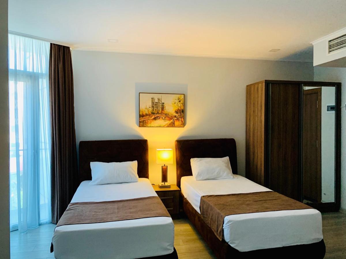 Hotel Tsereteli Palace Batoumi Extérieur photo
