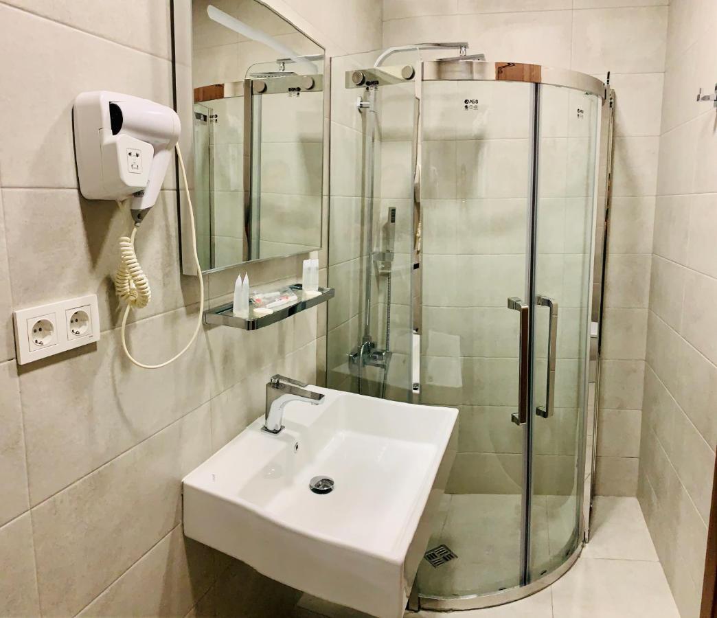Hotel Tsereteli Palace Batoumi Extérieur photo