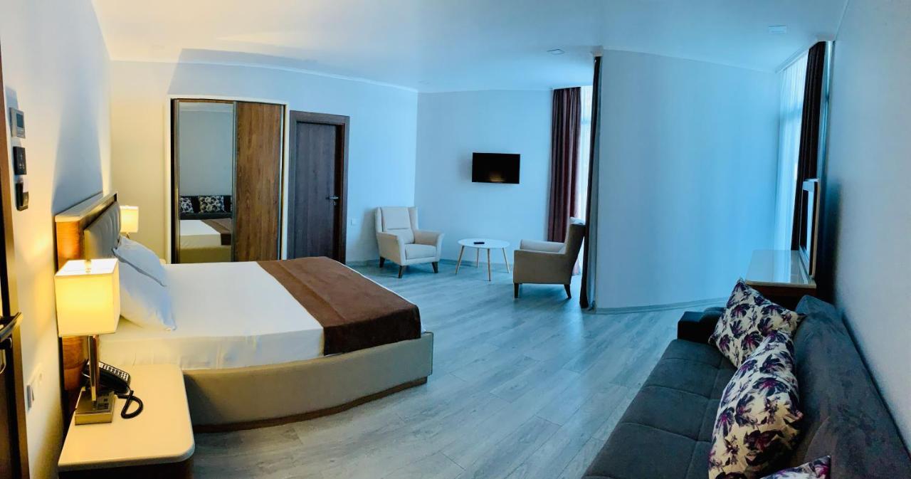 Hotel Tsereteli Palace Batoumi Extérieur photo